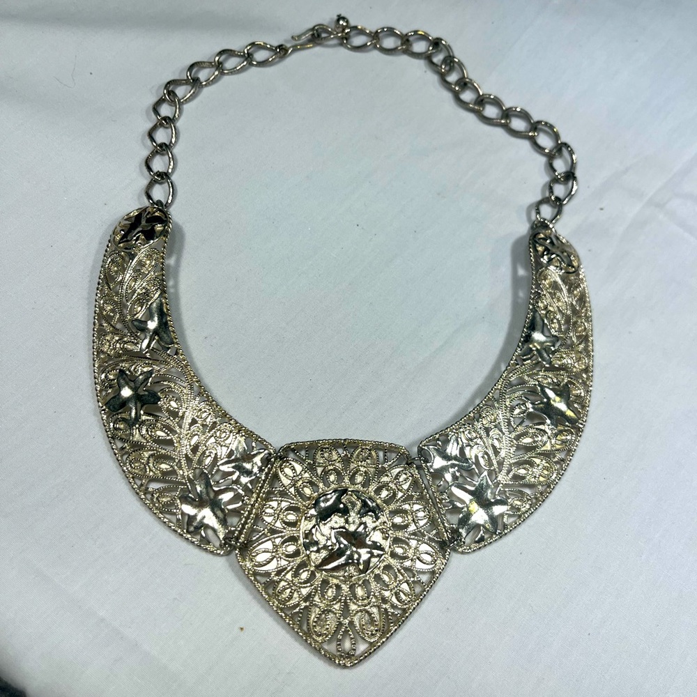 Jose Barrera Silvertone Vintage For Avon "Falling Leaves" Necklace